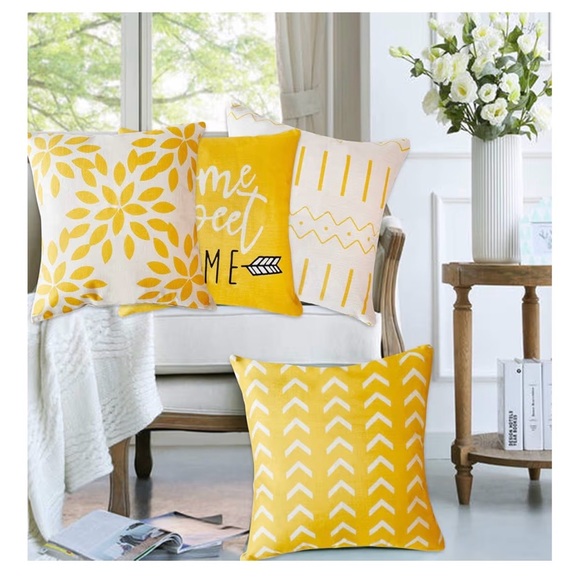 NWT - Set of 4 Yellow and White Decorative Throw Pillows - Picture 5 of 8